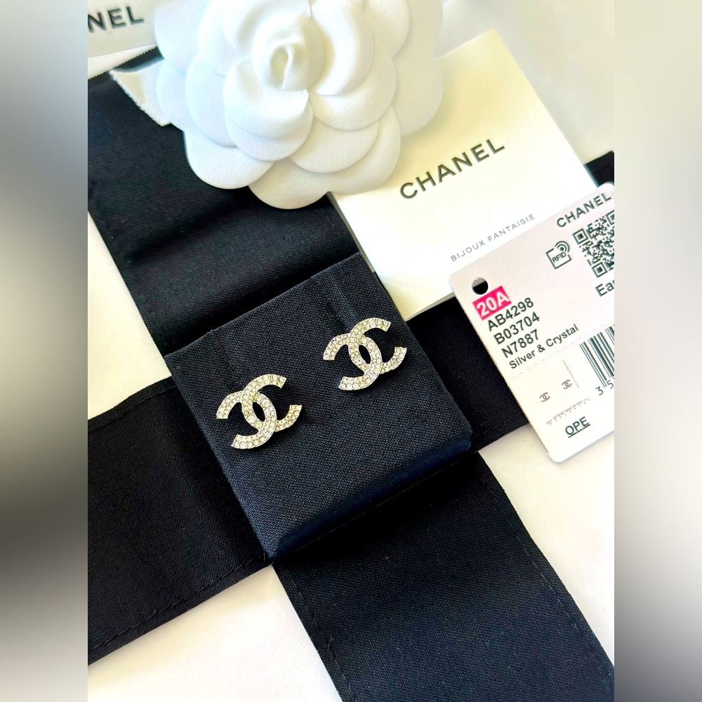 Authentic Chanel Crystal Timeless CC Earnings Sliver